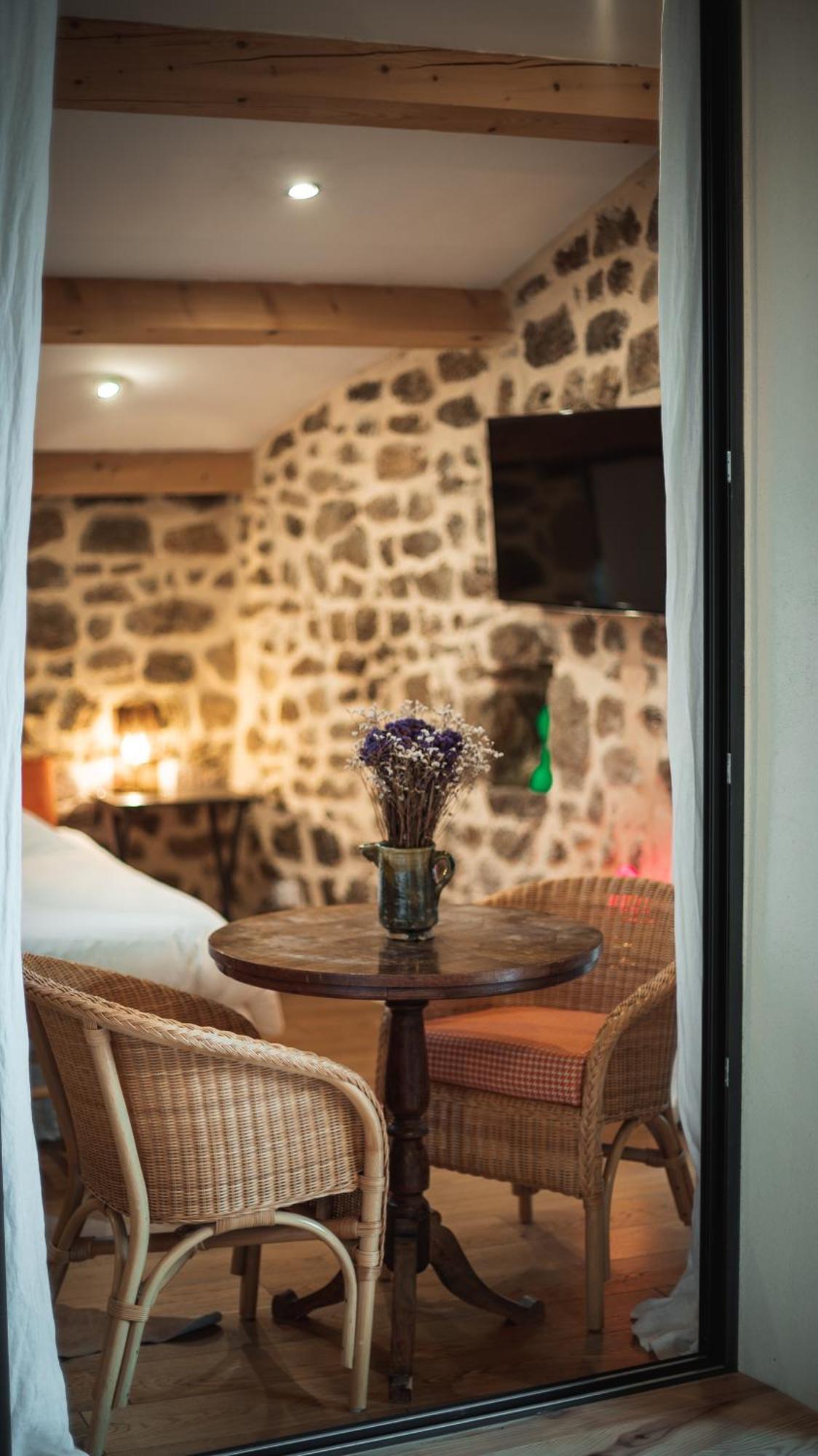 Hotel La Chomotte Saint-Alban-d'Ay Exterior foto